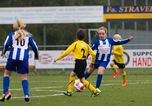 25-10-2014 Almkerk F2-Wilhelmina 26 F1 4-5 vr.